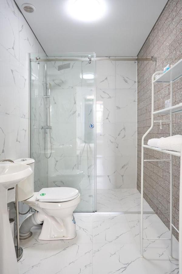 7Days Hotel Almaty Ngoại thất bức ảnh